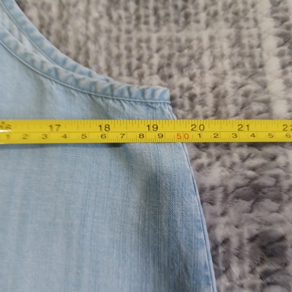 Loft Women's Outlet Tie Neck Denim Style Chambray Tank Top Sz M Lyocell - Picture 7 of 9